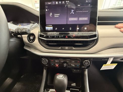 New 2026 Jeep Compass Limited image 10