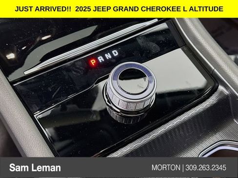 New 2025 Jeep Grand Cherokee L Altitude image 16