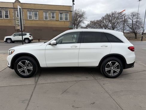 Used 2017 Mercedes-Benz GLC 300 w/ Premium 2 Package image 8