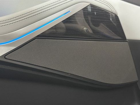 New 2026 BMW X5 xDrive50e w/ M Sport Package image 24