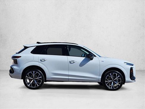 New 2026 Audi Q3 quattro 2.0T AWD/4WD image 5