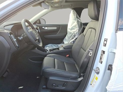 New 2026 Volvo XC40 B5 Plus w/ Protection Package Premier image 5