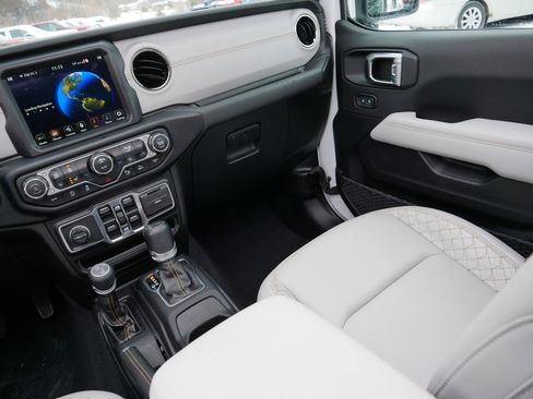 Certified 2023 Jeep Wrangler Unlimited Sahara image 11