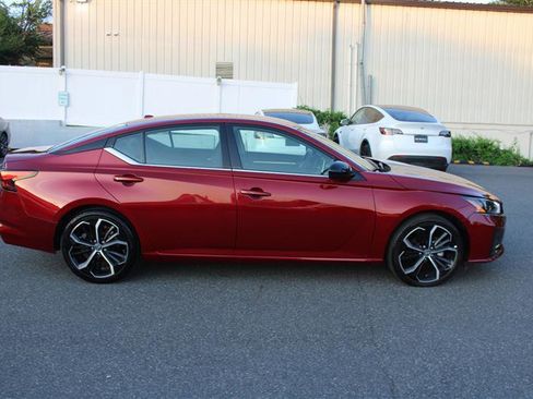 Used 2024 Nissan Altima 2.5 SR image 9