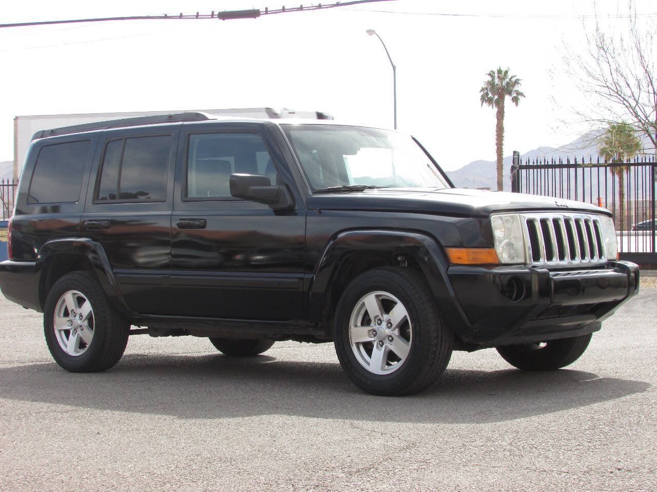 Used 2007 Jeep Commander Sport RWD image 2