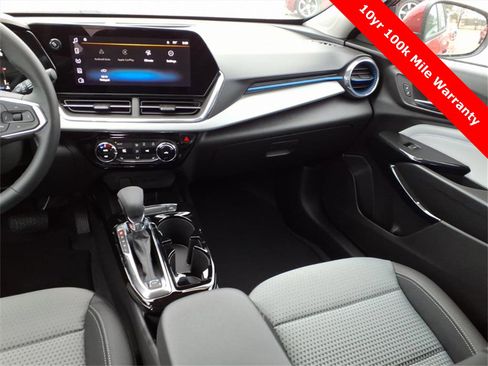 New 2026 Chevrolet Trax LT w/ Driver Confidence Package image 14