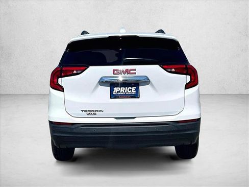 Used 2020 GMC Terrain SLE w/ Driver Convenience Package FWD image 4