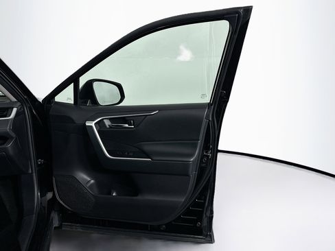Used 2024 Toyota RAV4 XLE image 30