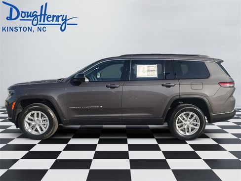 New 2025 Jeep Grand Cherokee L Laredo image 2