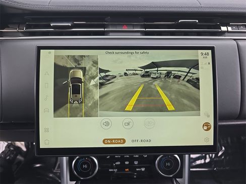Used 2023 Land Rover Range Rover SE image 24