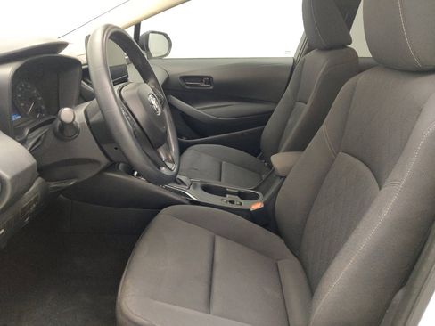 Used 2025 Toyota Corolla LE FWD image 17