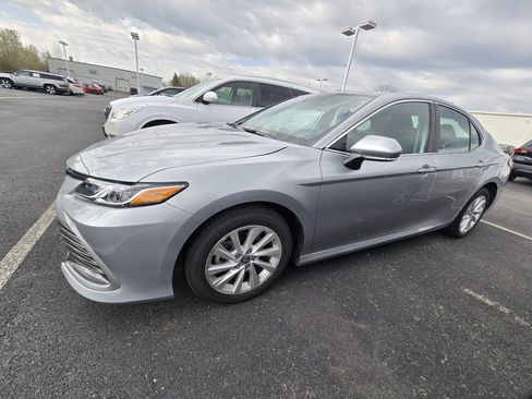 Certified 2023 Toyota Camry LE w/ Convenience Package image 4