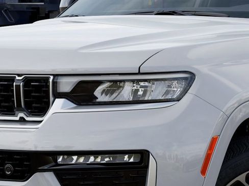 New 2026 Jeep Grand Cherokee Summit image 10