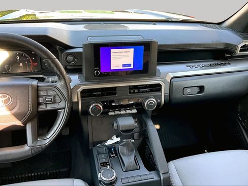 Certified 2026 Toyota Tacoma SR5 AWD/4WD image 7