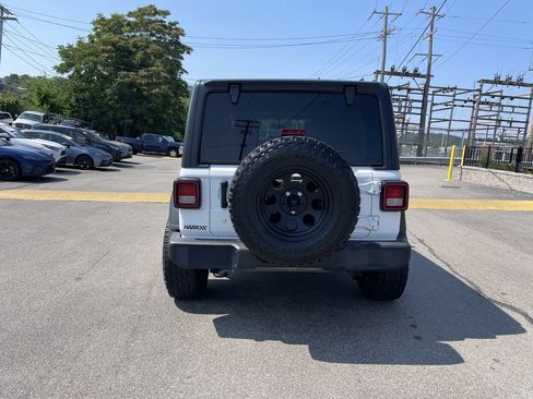 Used 2018 Jeep Wrangler Unlimited Sport S AWD/4WD image 4