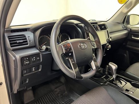 Used 2021 Toyota 4Runner TRD Off-Road AWD/4WD image 17