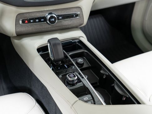 Certified 2023 Volvo XC90 B6 Plus w/ Protection Package Premier AWD/4WD image 20