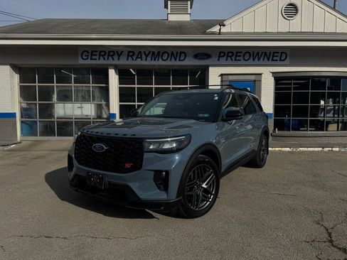 Used 2025 Ford Explorer ST w/ Sun And Sound Package image 2