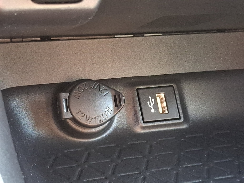 Certified 2025 Toyota RAV4 LE AWD/4WD image 29