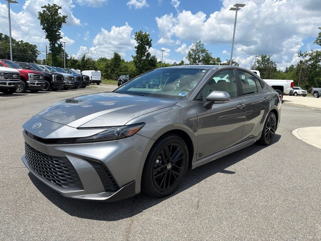 Used 2026 Toyota Camry SE FWD image 8