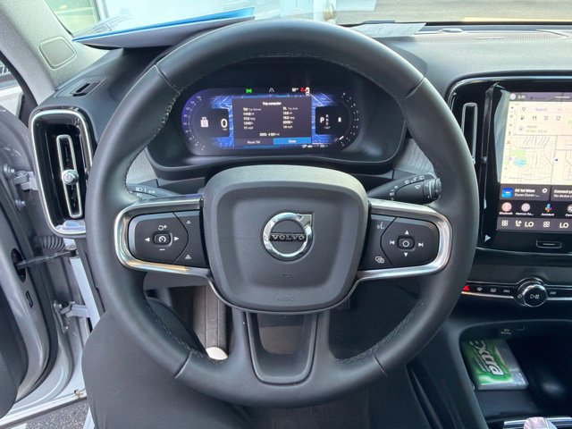 Used 2024 Volvo XC40 B5 Plus w/ Protection Package Premier AWD/4WD image 6