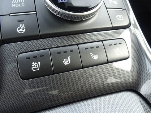 Used 2022 Hyundai Santa Fe Calligraphy image 18