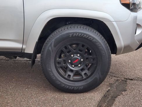 Used 2021 Toyota 4Runner Venture w/ Moonroof Package AWD/4WD image 30