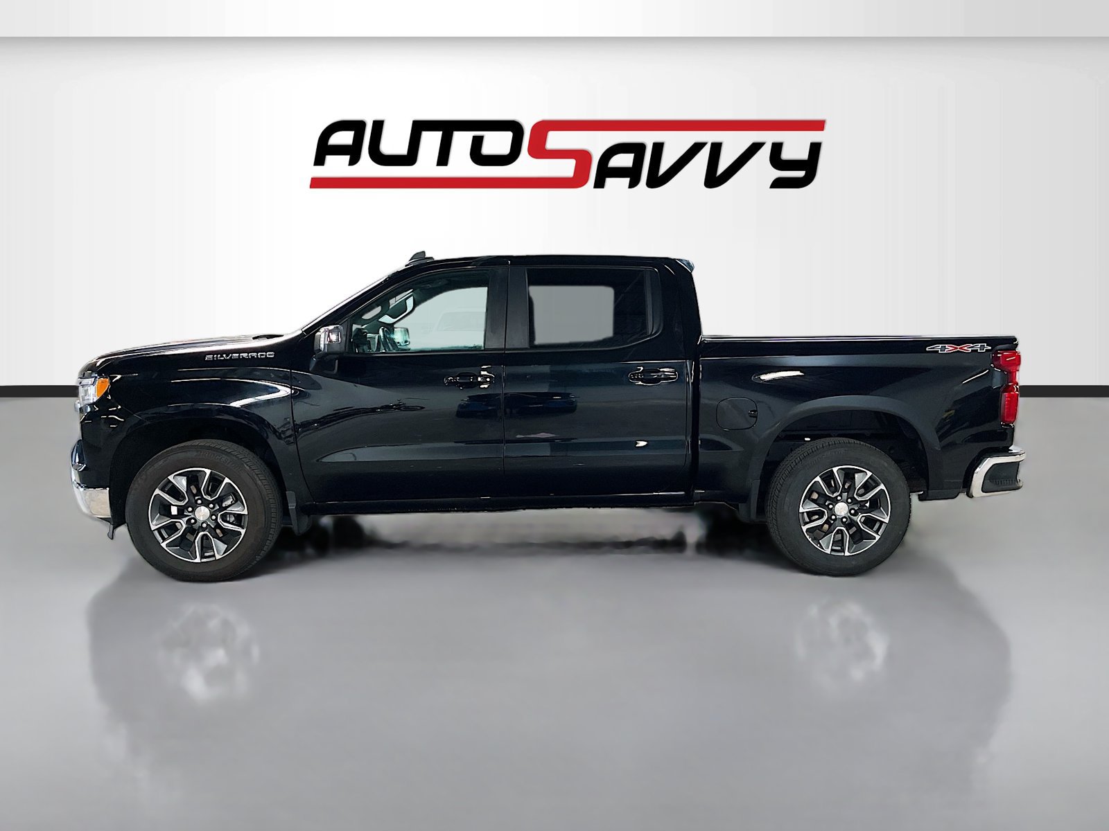 Used 2025 Chevrolet Silverado 1500 LT AWD/4WD image 4