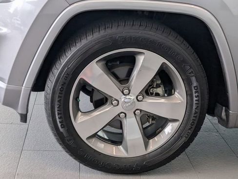 Used 2014 Jeep Grand Cherokee Overland w/ Advanced Technology Group image 4