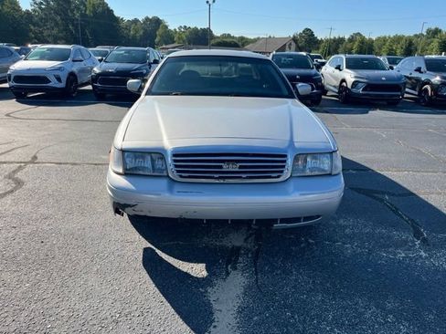 Used 2000 Ford Crown Victoria LX RWD image 28