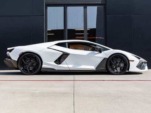 Used 2024 Lamborghini Revuelto AWD/4WD image 11
