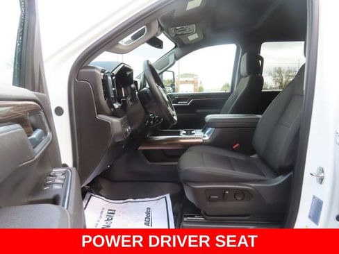 Used 2025 Chevrolet Silverado 3500 LT w/ Trail Boss Package AWD/4WD image 18
