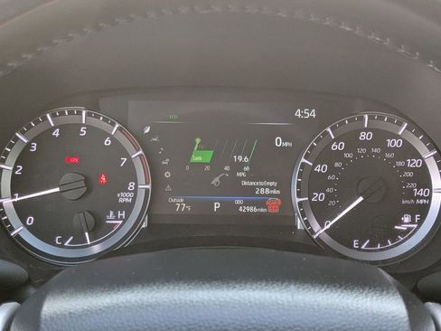 Used 2024 Toyota Highlander LE image 18