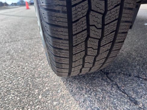 Used 2025 Ford Transit 250 Medium Roof image 44