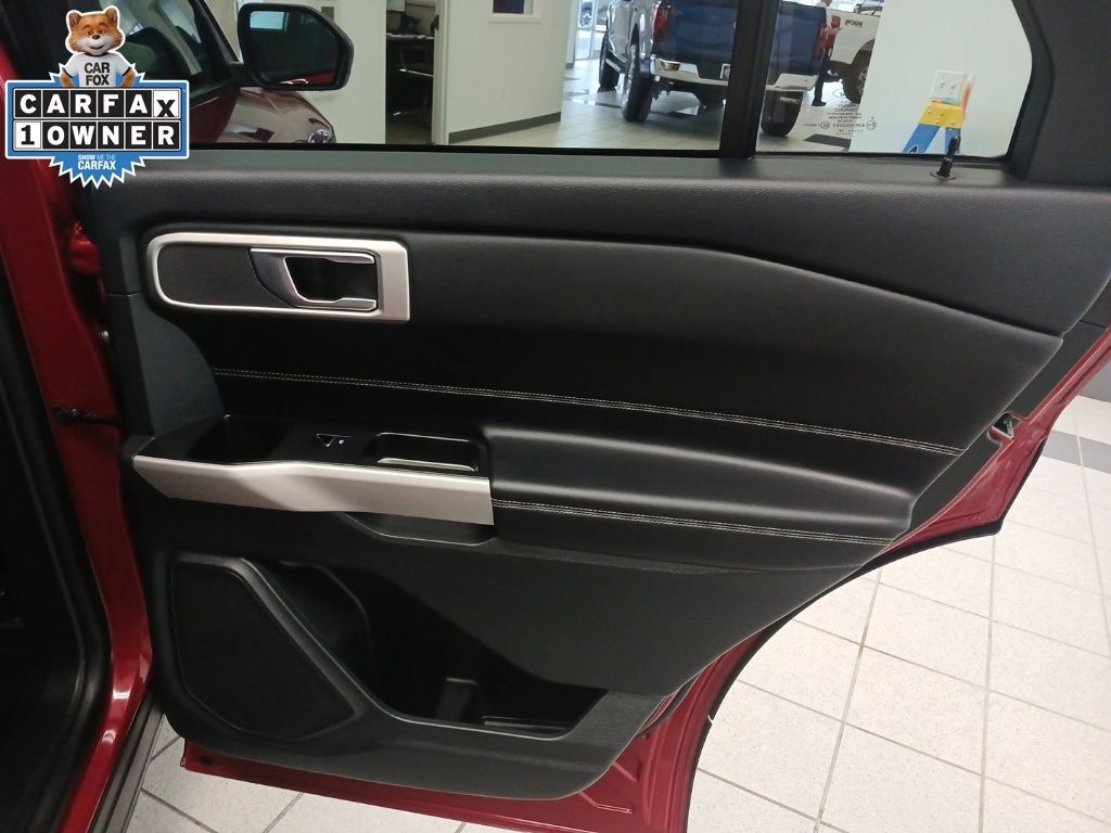 Used 2024 Ford Explorer XLT AWD/4WD image 14