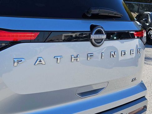Used 2022 Nissan Pathfinder SL image 13