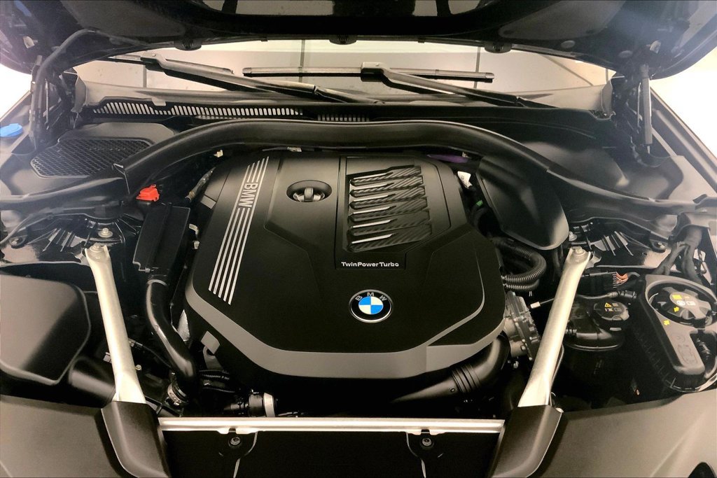 Used 2023 BMW 540i xDrive w/ Executive Package AWD/4WD image 9