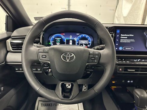 Used 2025 Toyota Camry XSE image 18