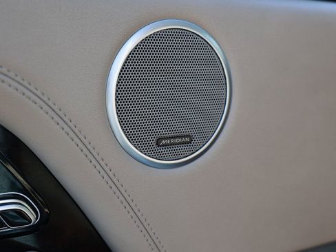 Used 2018 Land Rover Range Rover HSE image 14