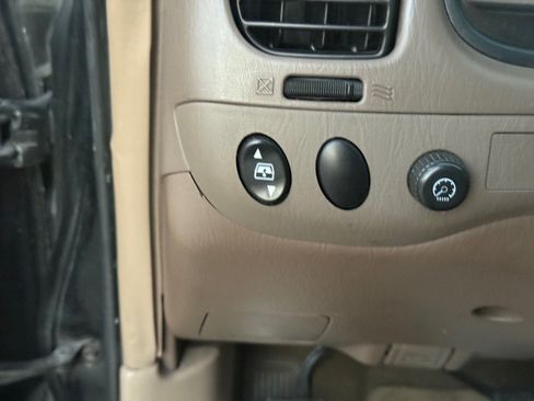 Used 2003 Toyota Sequoia SR5 image 20