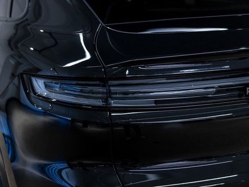 Certified 2025 Porsche Cayenne Coupe image 24