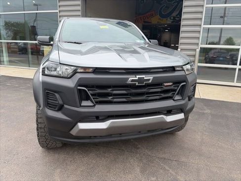 Used 2024 Chevrolet Colorado Trail Boss w/ Advanced Trailering Package AWD/4WD image 5