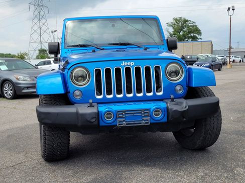 Used 2016 Jeep Wrangler Unlimited Sahara AWD/4WD image 4