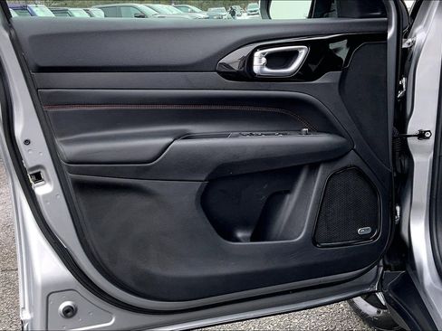 Used 2023 Jeep Compass Trailhawk w/ Sun and Sound Group image 20