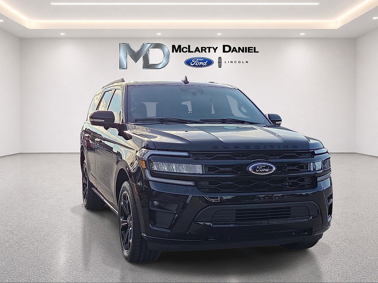 Used 2024 Ford Expedition Limited AWD/4WD image 1