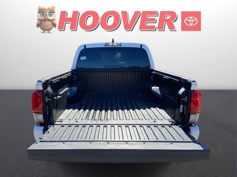 Used 2023 Toyota Tacoma SR5 w/ Technology Package image 9