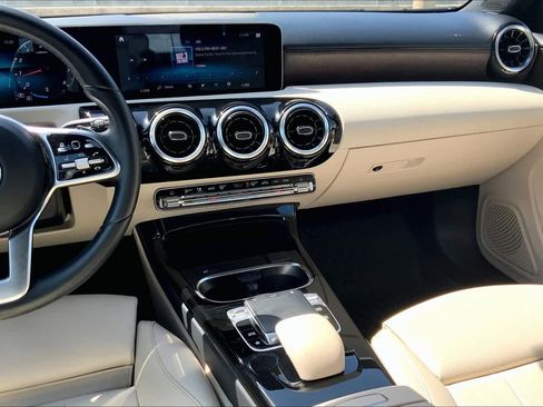 Used 2020 Mercedes-Benz A 220 4MATIC image 6