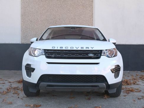 Used 2019 Land Rover Discovery Sport SE image 2