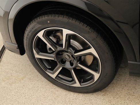 New 2025 Audi Q3 2.0T Premium Plus image 30