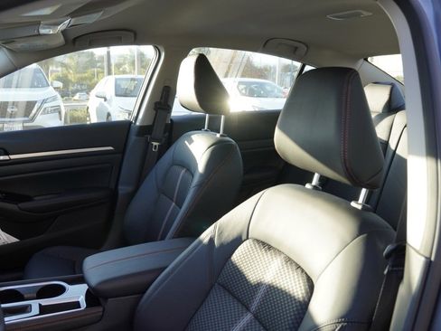 New 2025 Nissan Altima 2.5 SR image 17